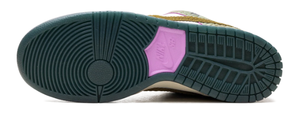 Nike SB Dunk Low Sneakers - Alexis Sablone Chameleon