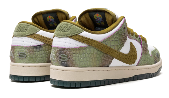 Nike SB Dunk Low Sneakers - Alexis Sablone Chameleon